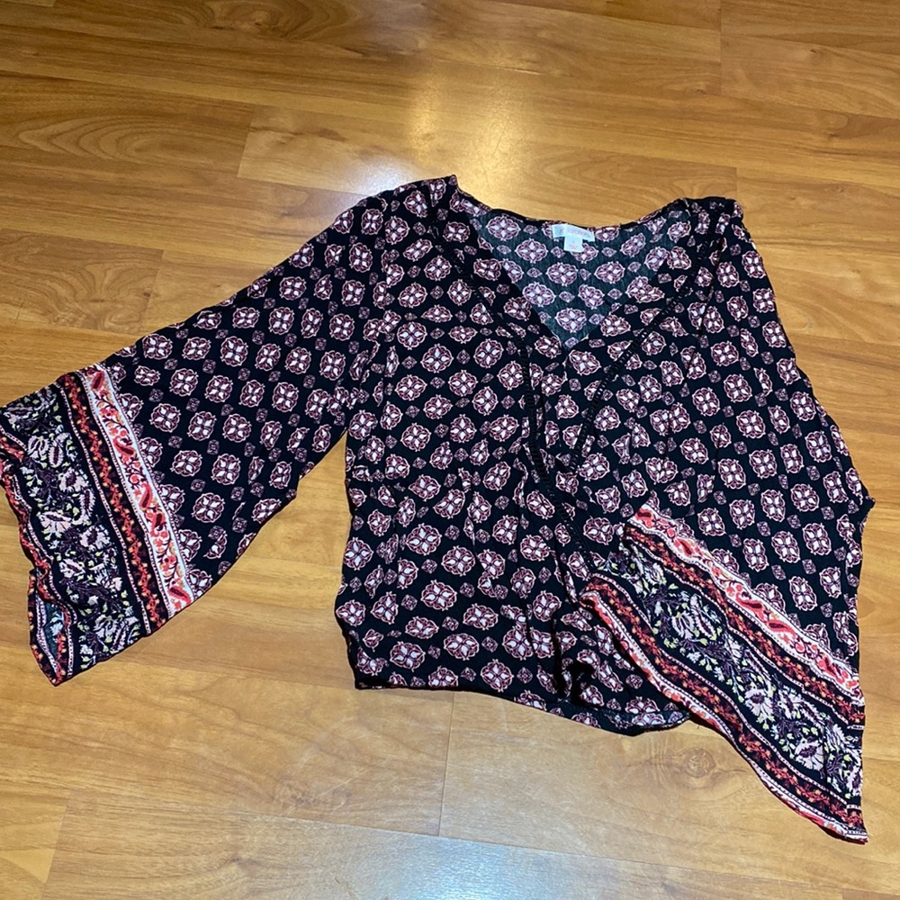 Wide sleeve shirt